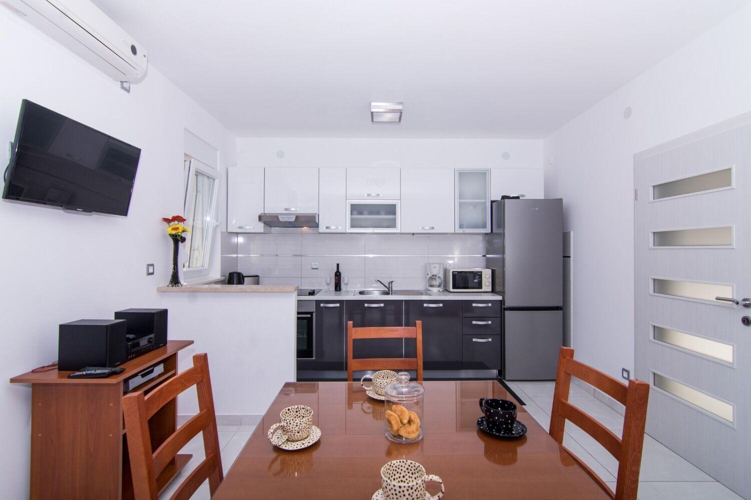 Apartments Ivica - Garden Terrace Слатине Экстерьер фото
