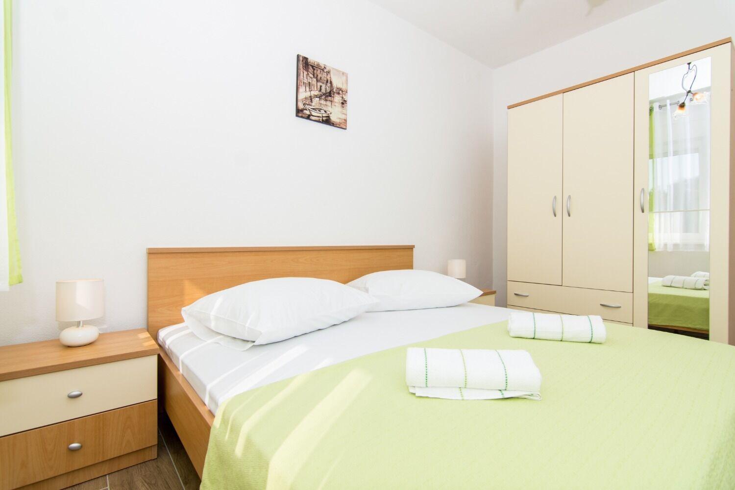 Apartments Ivica - Garden Terrace Слатине Экстерьер фото